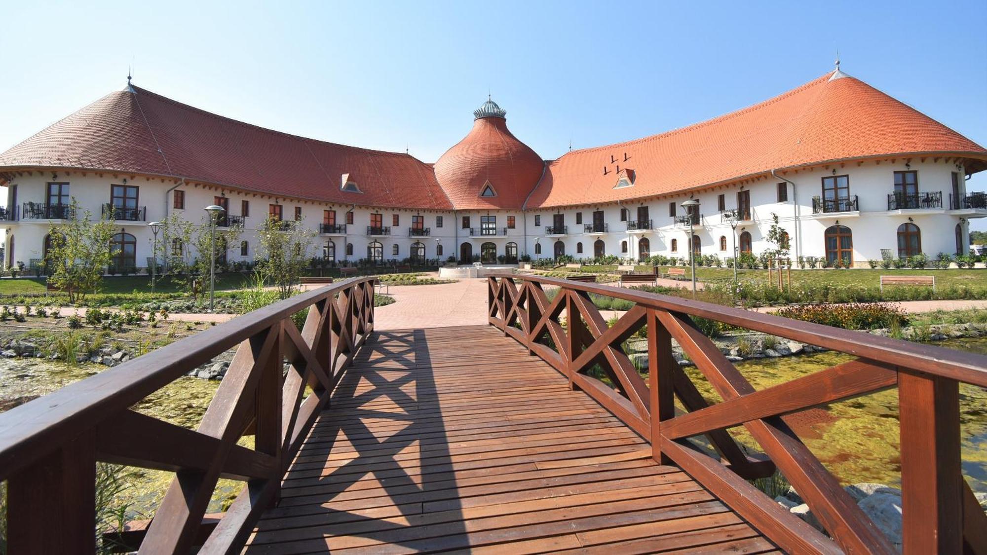 Hungarikum Hotel Lakitelek Екстер'єр фото