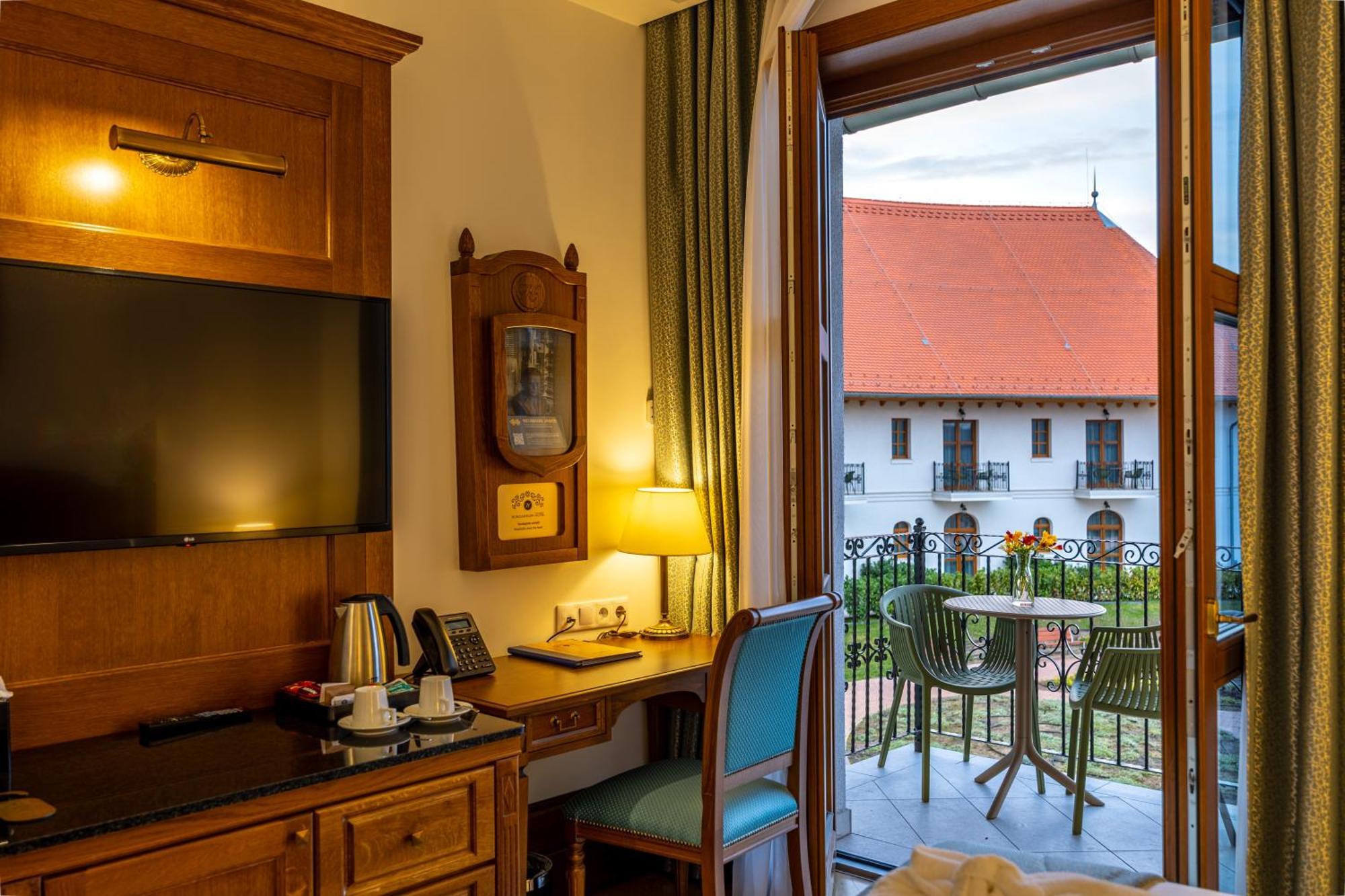 Hungarikum Hotel Lakitelek Екстер'єр фото